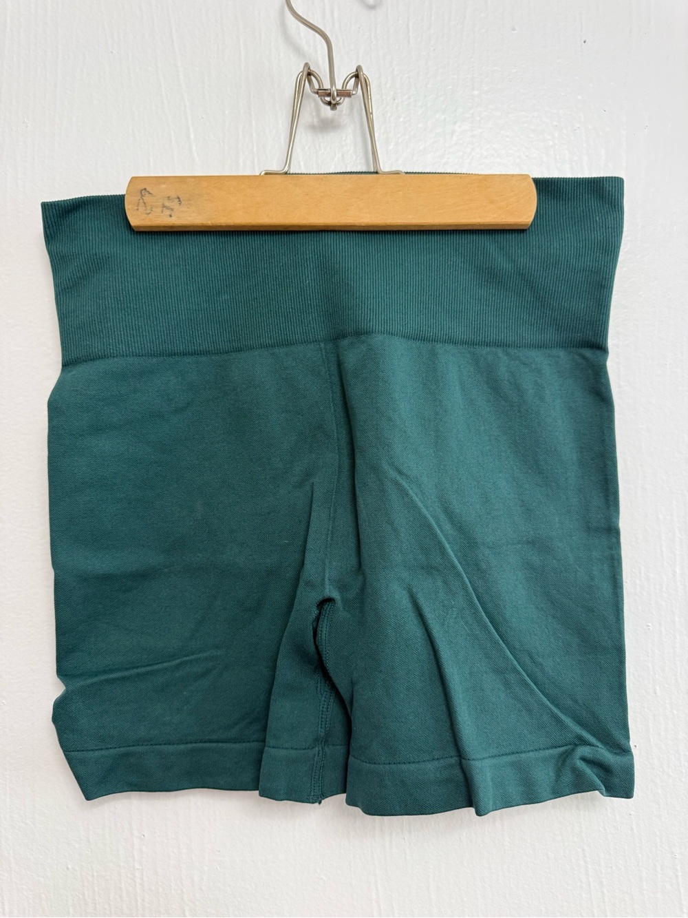 ZYIA Deep Green High-Rise Bike Shorts - Picture 3 of 6